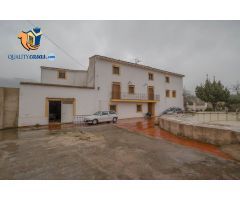 Casa de Pueblo en Venta en Agres, Alicante