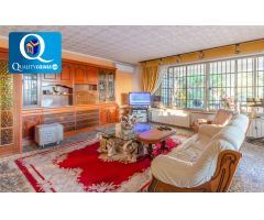 Casa en Venta en Busot, Alicante