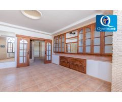 Chalet en Venta en Albatera, Alicante