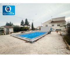 Chalet en Venta en Busot, Alicante