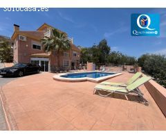 Villa en Venta en Mutxamel, Alicante