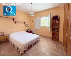Villa Independiente en Venta en Tibi, Alicante