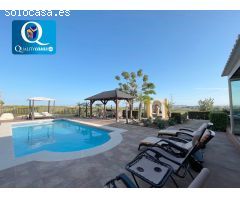 Villa Independiente en Venta en Mutxamel, Alicante