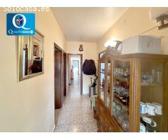 Chalet en Venta en Busot, Alicante