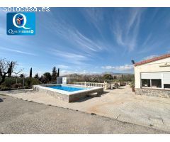 Chalet en Venta en Busot, Alicante