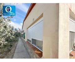 Chalet en Venta en Busot, Alicante