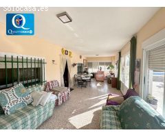 Chalet en Venta en Busot, Alicante