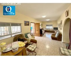 Chalet en Venta en Busot, Alicante