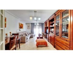 SE VENDE PISO DE 4 DORMITORIOS EN EL CENTRO (EDIFICIO EL CARMEN)