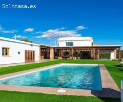 EXCLUSIVA VIVIENDA CON ACABADOS DE LUJO, PERFECTAMENTE INTEGRADA EN LA NATURALEZA