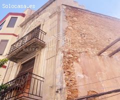 CASA CON HISTORIA  Y ACCESO A DOS CALLES  EN PLENO CENTRO DE CASTELLÓN