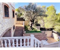 EXCLUSIVA VILLA EN URBANIZACIÓN PRIVADA CON VISTAS A LA MONTAÑA