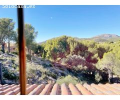 EXCLUSIVA VILLA EN URBANIZACIÓN PRIVADA CON VISTAS A LA MONTAÑA