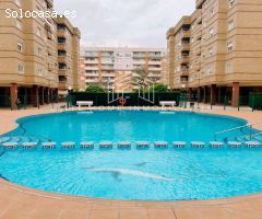 PISO DE TRES HABITACIONES Y DOS BAÑOS EN MAGNÍFICA URBANIZACIÓN CON PISCINA