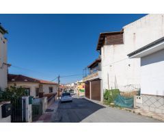 Solar orientado a dos calles en muy buena zona
