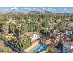 *¡Vive el lujo y la seguridad en Cortijo del Aire, Granada! ?????*