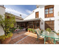 GRAN CASA EN ALBAICÍN BAJO.