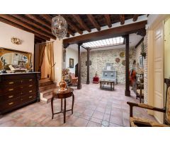 GRAN CASA EN ALBAICÍN BAJO.