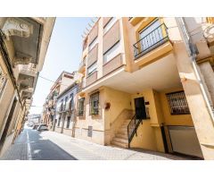 ¡Oportunidad única! Piso en venta con patio y garaje