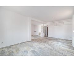 CASA CON PISCINA Y PARCELA EN JUN