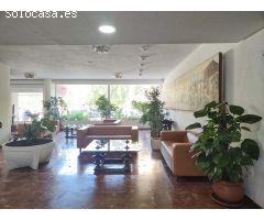Piso en venta totalmente reformado de 1 dormitorio con vistas despejadas en Benalmádena Costa.