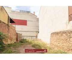 Solar urbano con proyecto para siete viviendas