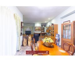 Gran chalet de ocho habitaciones con pista de tenis