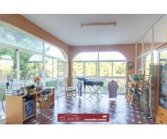 Gran chalet de ocho habitaciones con pista de tenis