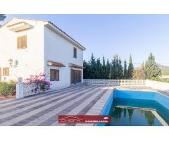 Chalet con dos viviendas para reformar