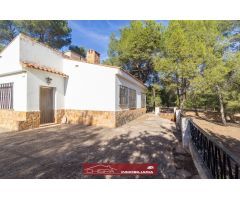 Chalet en una sola planta con gran parcela