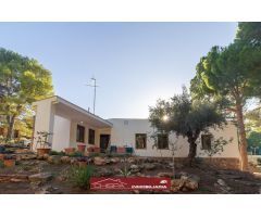 Chalet en alquiler en Nàquera, muy cerca del casco urbano