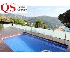 Villa en urbanización Cala Canyelles, Lloret de Mar