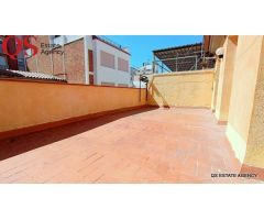 Casa adosada con ascensor en centro de Lloret de Mar