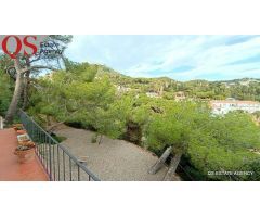 Villa con acceso privado a la cala en urbanización Sant Francesc, Blanes