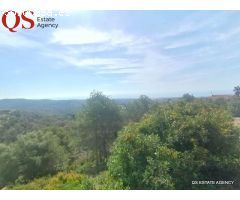 Terreno con vistas al mar y montaña en  urbanización Los Jardines, Cunit