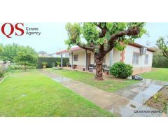 Casa con piscina y zona verde en urbanización Agora Parc, Tordera