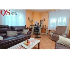 Casa con piscina y zona verde en urbanización Agora Parc, Tordera