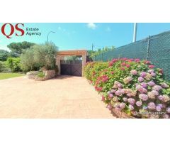 Casa en perfecto estado con jardin amplio en urbanización Niagara Park, Tordera