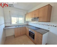 Chalet con terreno amplio en urbanización Castell de Montornés de La Pobla de Montornés