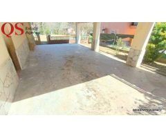 Casa con piscina en la Urbanización Riuclar de Massanes