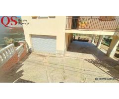 Casa con piscina en la Urbanización Riuclar de Massanes
