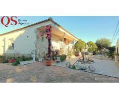 Casa con piscina en urbanización Agora Parc, Tordera