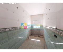 Villa en Venta en Arboleas, Almería