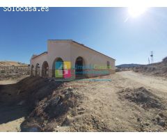 Villa en Venta en Arboleas, Almería