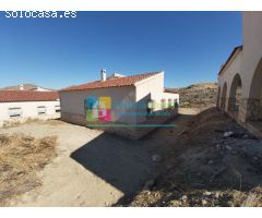 Villa en Venta en Arboleas, Almería