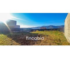 Parcela de terreno de 400 m2 en venta en Santa Coloma de Farners.