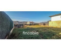Parcela de terreno de 400 m2 en venta en Santa Coloma de Farners.
