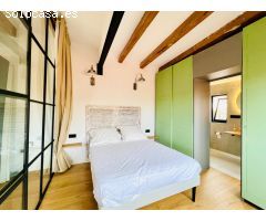 Encantador Ático con Terraza Privada en El Raval