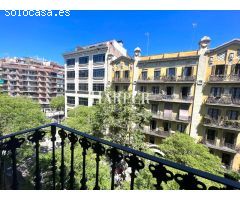 Piso luminoso y renovado de 2 habitaciones en Eixample