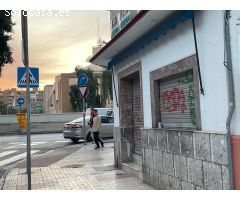 Local frente a comisaría de Málaga